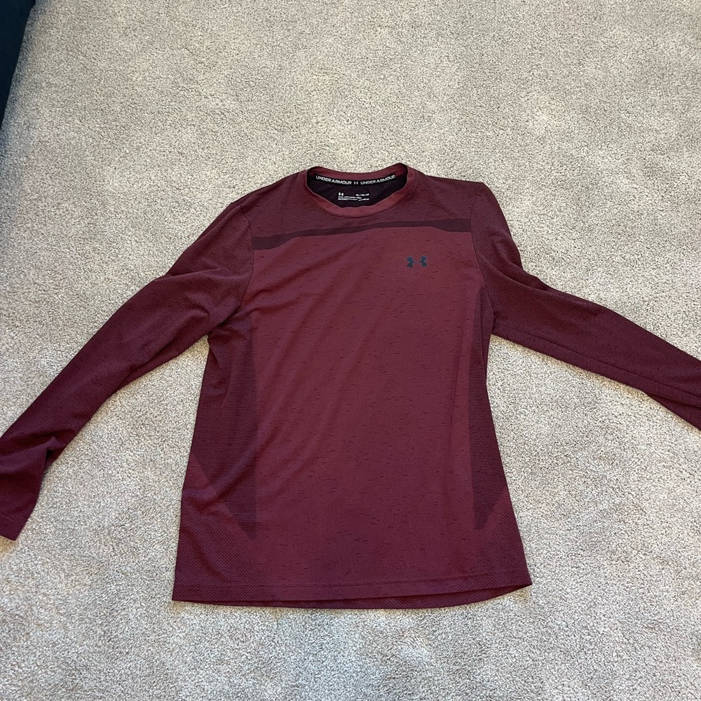 Mens Under Armour Athletic Long Sleeve (XL)